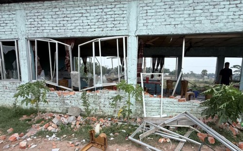 চৌদ্দগ্রামে পুর্ব বিরোধের জের   হাইওয়ে হোটেলে ভাংচুর ও লুটপাট!