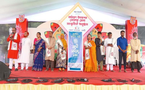 বৈশাখী লোকজ মেলায়   ফেনী সাহিত্য সভার স্বরচিত কবিতা পাঠ