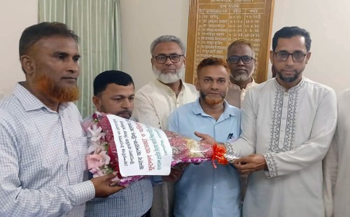 কোম্পানীগঞ্জে প্রাথমিক শিক্ষা অফিসার'র  সঙ্গে শিক্ষক সমিতির শুভেচ্ছা বিনিময়