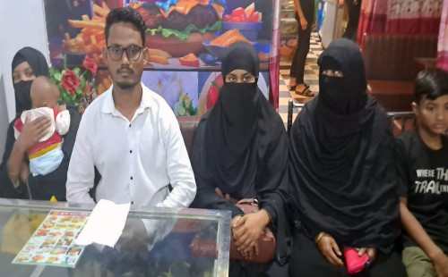 সোনাগাজীতে সাবেক সাংসদের ভাইয়ের বাড়িতে হামলা