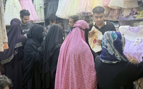 চৌদ্দগ্রামে জমে উঠেছে ঈদের বাজার