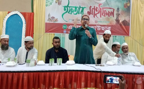 পরশুরামে শ্রমিক কল্যাণ ফেডারেশনের ইফতার