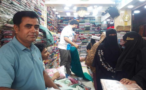 ছাগলনাইয়ায় জমে উঠেছে ঈদের কেনাকাটা