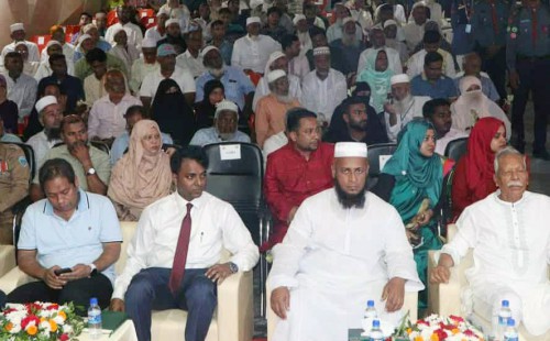 মহান স্বাধীনতা দিবসে  ফেনীতে বীর মুক্তিযোদ্ধা ও শহীদ পরিবারকে  সংবর্ধনা