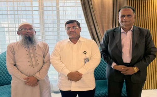 অসুস্থ শাহীদ চৌধুরীকে দেখতে গেলেন মিরসরাইয়ের সাংসদ নুরুল আমিন