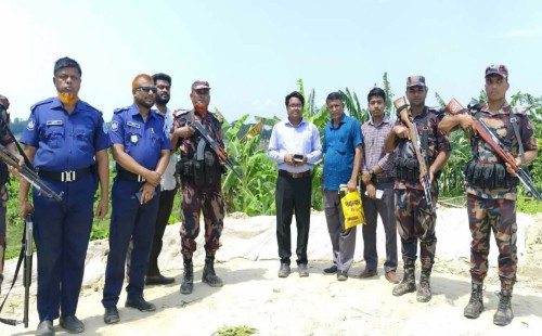 অবৈধভাবে বালু উত্তোলন বন্ধে প্রশাসনের অভিযান  মিরসরাইয়ে ১ লাখ ৪৬ হাজার ২২৯ ঘনফুট বালু জব্দ