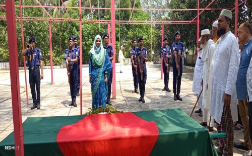 বিরলীতে বীর মুক্তিযোদ্ধা আবদুল গোফরানকে   রাষ্ট্রীয় মর্যাদায় দাফন