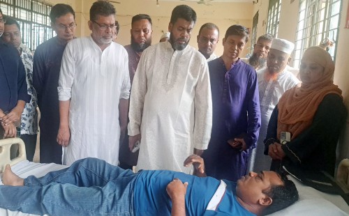 সংবাদ সংগ্রহে গিয়ে সাংবাদিক সজিব সন্ত্রাসী হামলার শিকার, গ্রেপ্তার-১