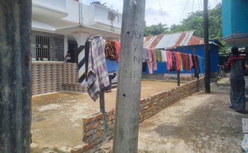 সোনাগাজীতে চলাচলের পথে দেয়াল,   হামলা আতঙ্কে প্রবাসী পরিবার!