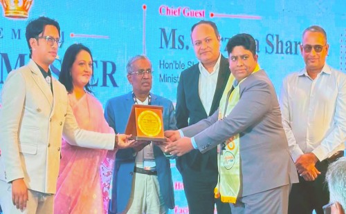 কমিউনিটি ইম্প্যাক্ট অ্যাওয়ার্ড পেলেন ফেনীর সমাজকর্মী আলাউদ্দিন আদর