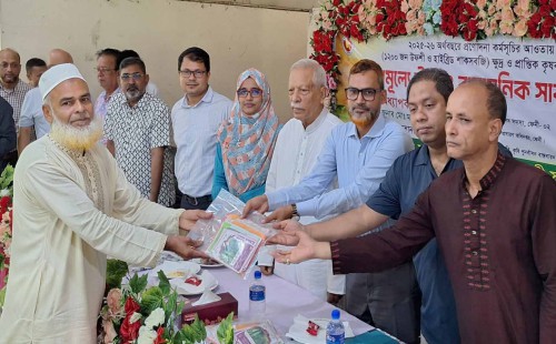 সার ও বীজ পেল ফেনী সদর’র ১২শ কৃষক
