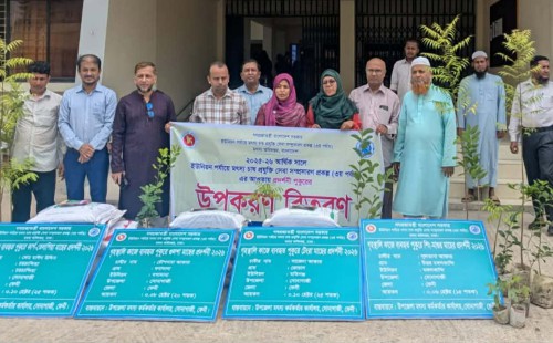 সোনাগাজীতে গৃহস্থালি পুকুরে মাছ চাষের প্রদর্শনী